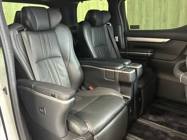 TOYOTA ALPHARD HYBRID 4WD 2018 Image 31