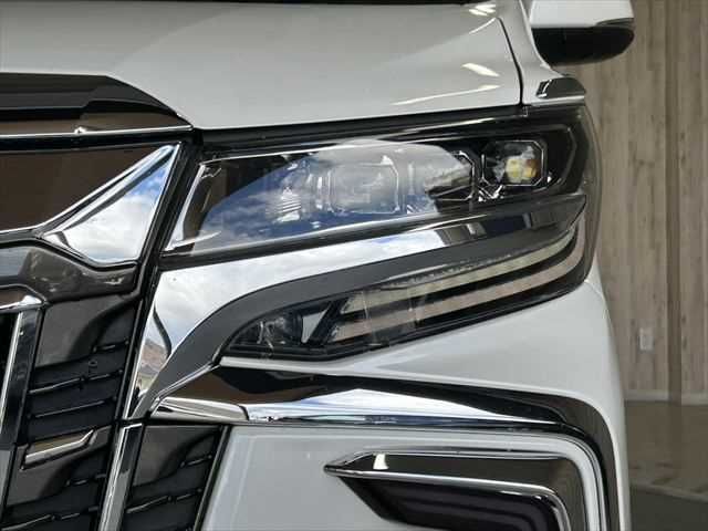 TOYOTA ALPHARD HYBRID 4WD 2018 Image 31
