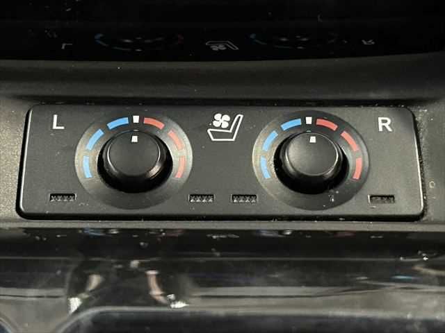 TOYOTA VELLFIRE 2018 Image 31