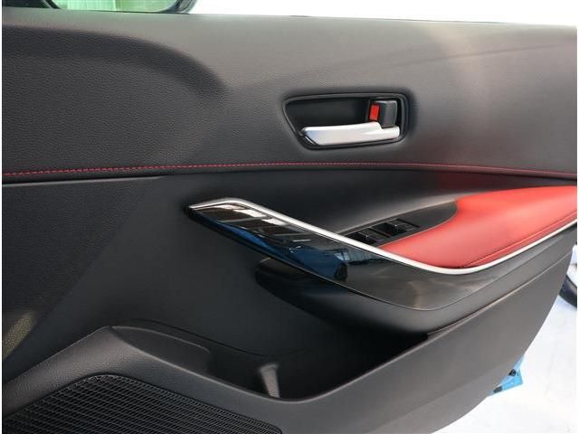 TOYOTA COROLLA SPORT 2018 Image 31