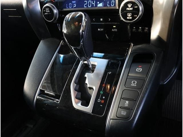 TOYOTA ALPHARD 2017 Image 31