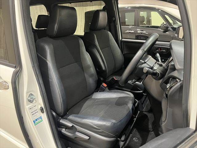 TOYOTA NOAH HYBRID 2018 Image 31