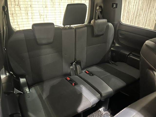 TOYOTA NOAH HYBRID 2018 Image 31