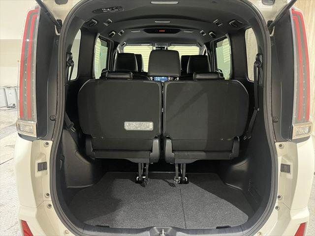 TOYOTA NOAH HYBRID 2018 Image 31