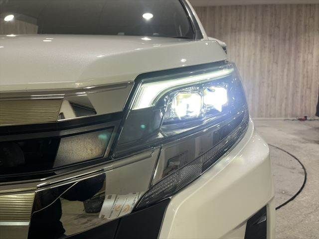TOYOTA NOAH HYBRID 2018 Image 31