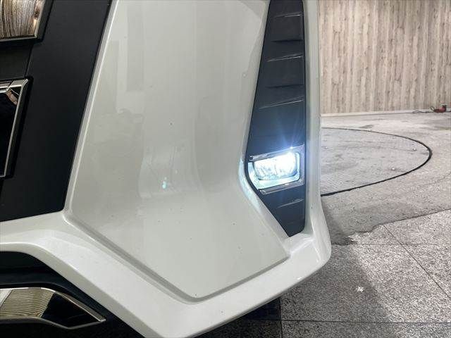 TOYOTA NOAH HYBRID 2018 Image 31