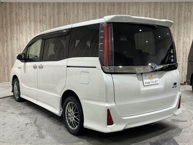 TOYOTA NOAH HYBRID 2018 Image 31