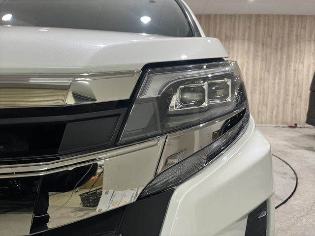 TOYOTA NOAH HYBRID 2018 Image 31