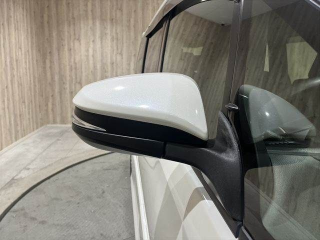 TOYOTA NOAH HYBRID 2018 Image 31