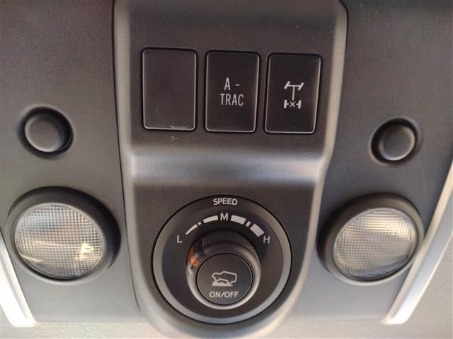 TOYOTA FJ CRUISER 4WD 2017 Image 31