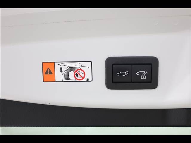 TOYOTA PRIUS PHV 2023 Image 31