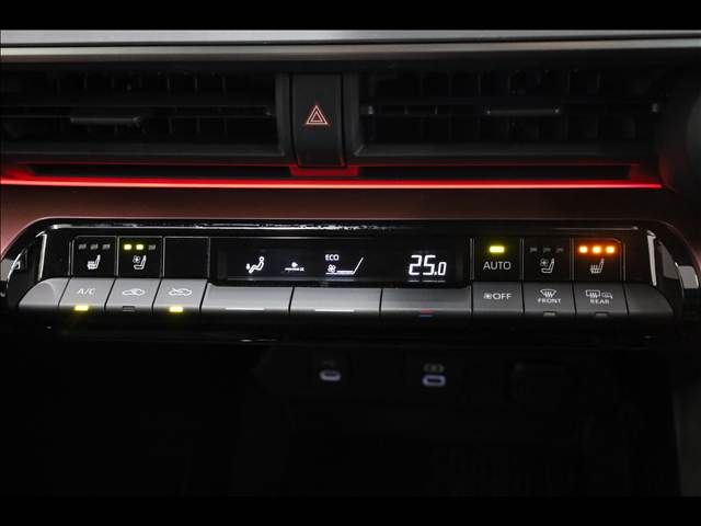 TOYOTA PRIUS PHV 2023 Image 31