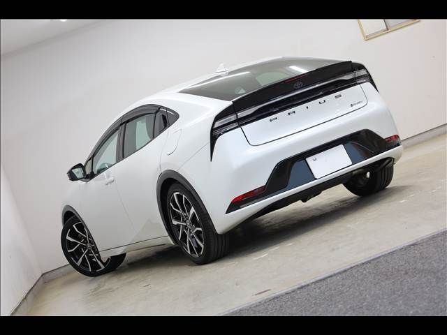 TOYOTA PRIUS PHV 2023 Image 31