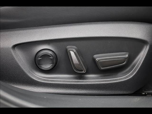 TOYOTA PRIUS PHV 2023 Image 31