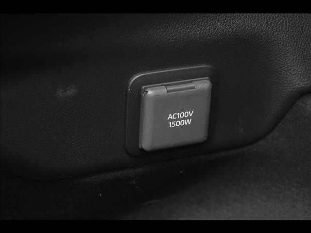 TOYOTA PRIUS PHV 2023 Image 31