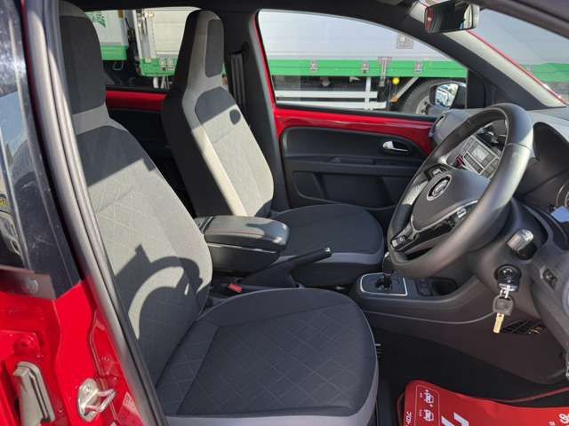 VOLKSWAGEN UP! 2017 Image 31