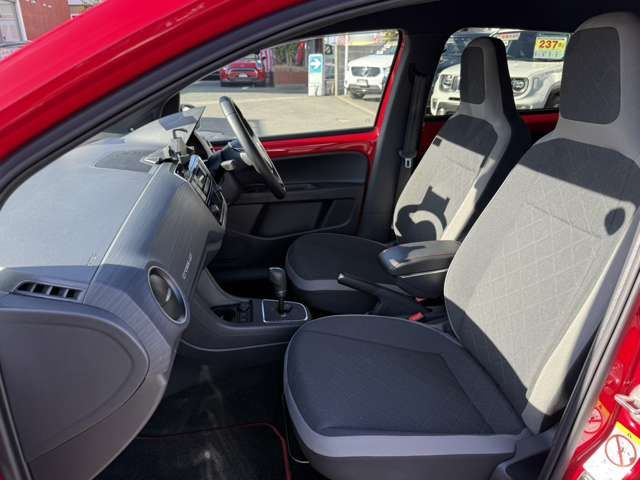 VOLKSWAGEN UP! 2017 Image 31