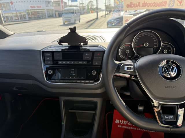 VOLKSWAGEN UP! 2017 Image 31