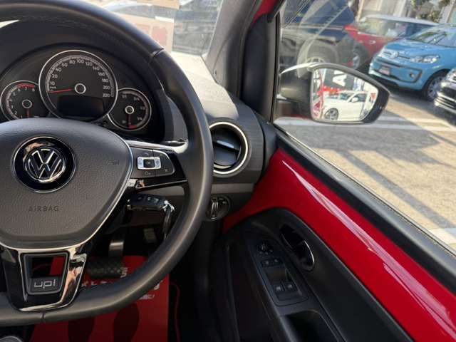 VOLKSWAGEN UP! 2017 Image 31