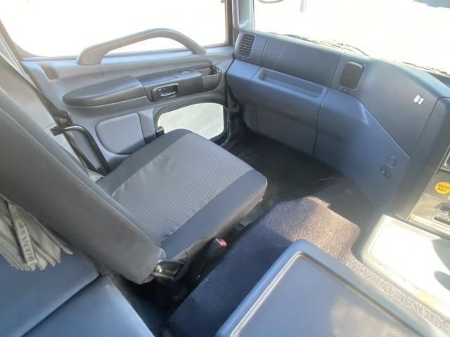 HINO PROFIA 2005 Image 31