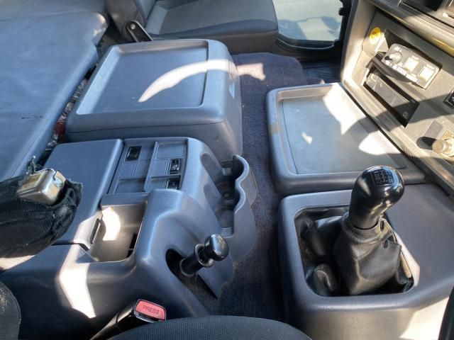 HINO PROFIA 2005 Image 31