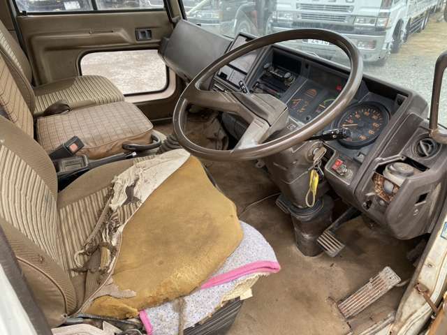 HINO RANGER 1986 Image 31