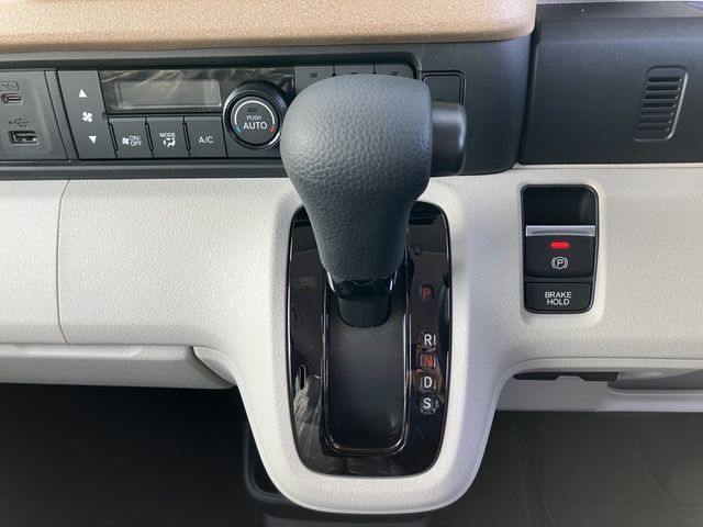 HONDA N BOX 2026 Image 31