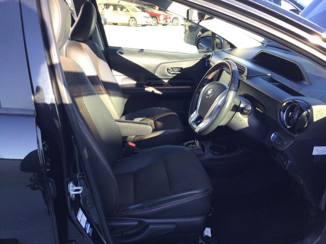 TOYOTA AQUA 2016 Image 31