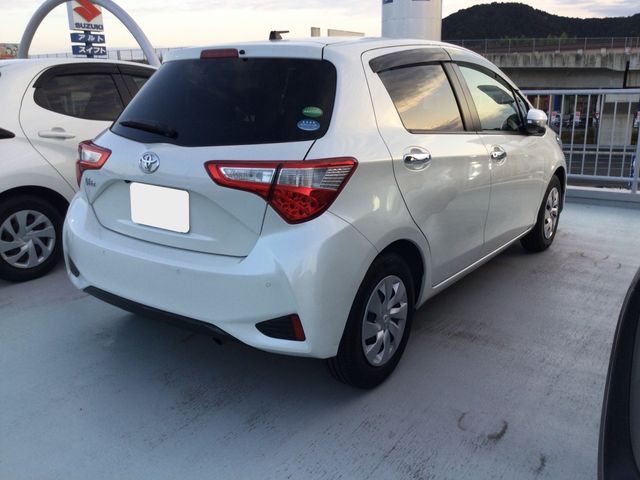 TOYOTA VITZ 2018 Image 31
