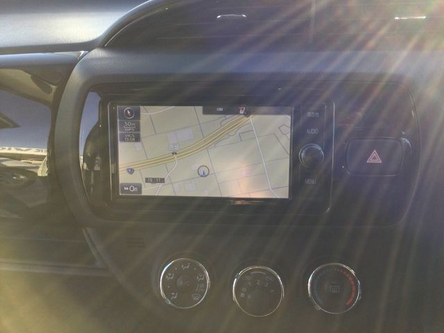 TOYOTA VITZ 2018 Image 31