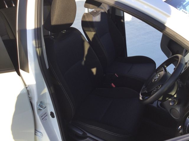 TOYOTA VITZ 2018 Image 31