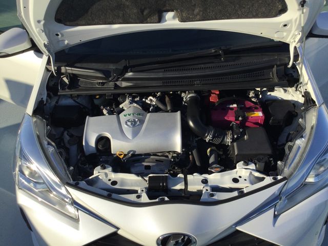 TOYOTA VITZ 2018 Image 31