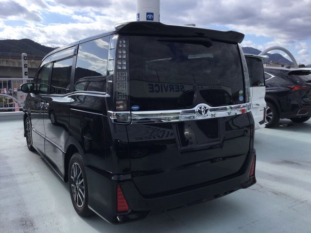 TOYOTA VOXY 2015 Image 31