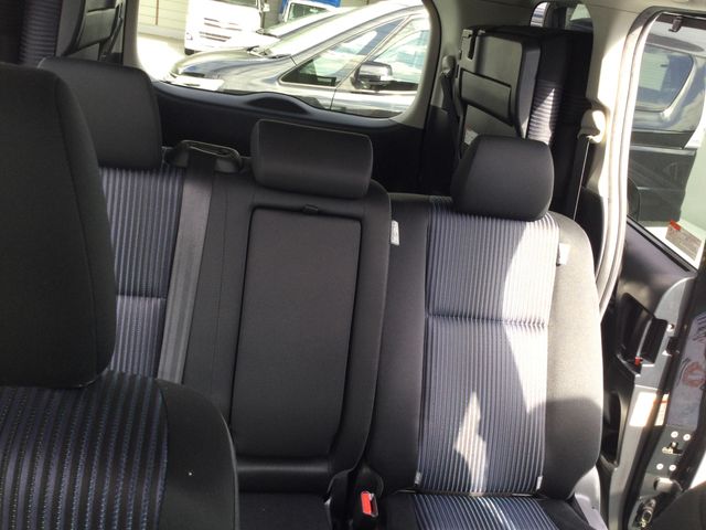 TOYOTA VOXY 2015 Image 31