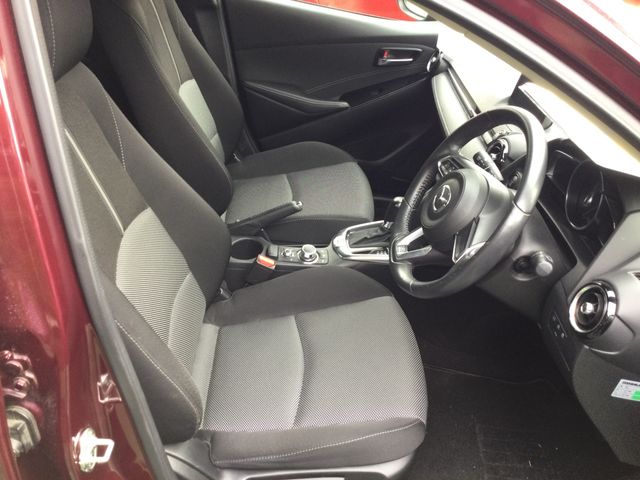 MAZDA DEMIO 2018 Image 31