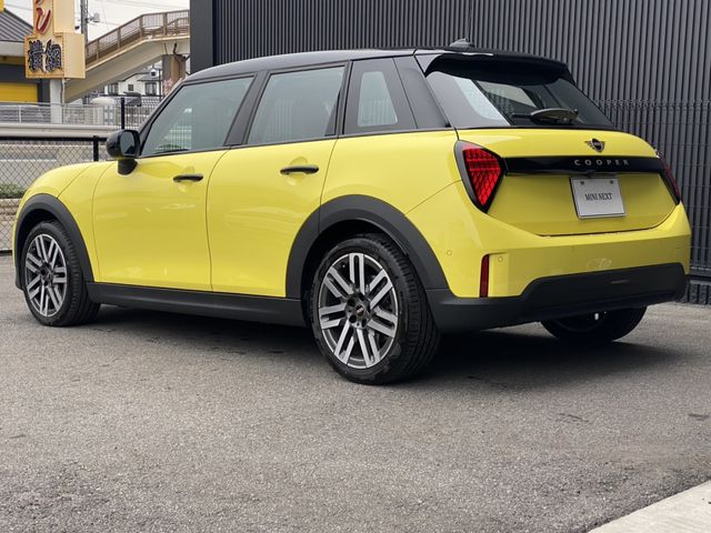 BMW MINI COOPER 5DOOR 2025 Image 31