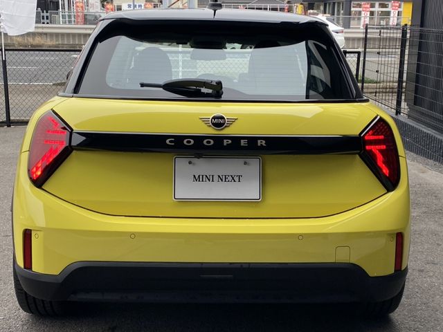 BMW MINI COOPER 5DOOR 2025 Image 31