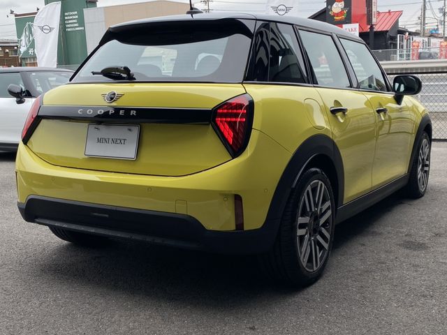 BMW MINI COOPER 5DOOR 2025 Image 31