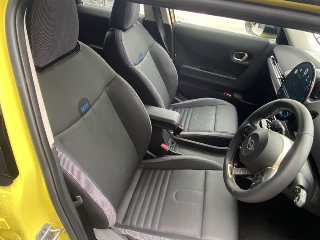 BMW MINI COOPER 5DOOR 2025 Image 31