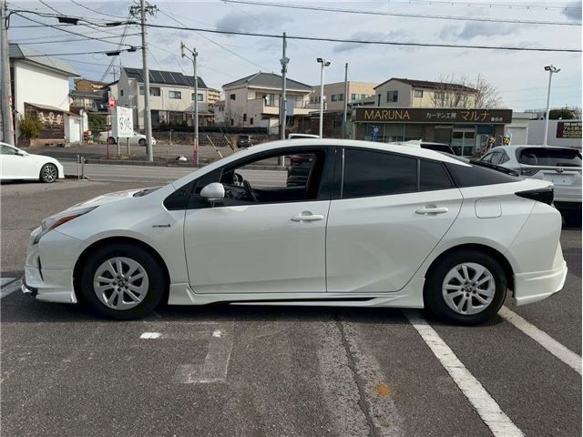 TOYOTA PRIUS 2016 Image 31