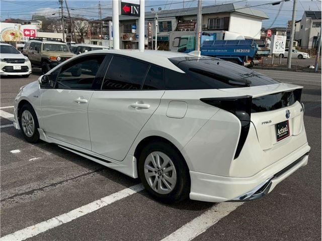 TOYOTA PRIUS 2016 Image 31