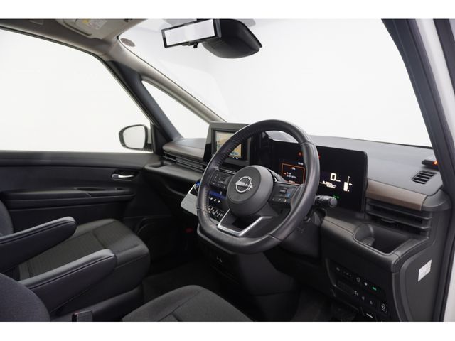 NISSAN SERENA  WG 2024 Image 31