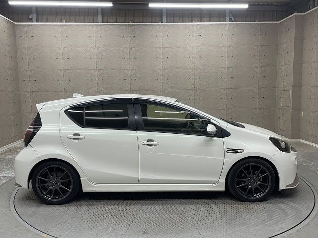 TOYOTA AQUA 2014 Image 31