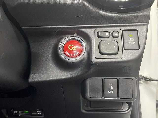 TOYOTA AQUA 2014 Image 31