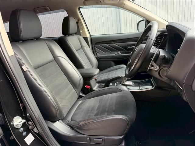 MITSUBISHI OUTLANDER PHEV 2015 Image 31