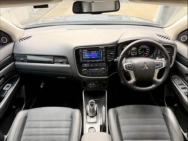 MITSUBISHI OUTLANDER PHEV 2015 Image 31