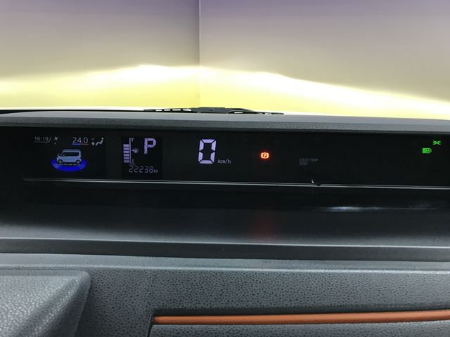 DAIHATSU TANTO FAN CROSS 4WD 2023 Image 31