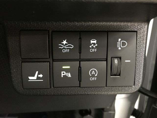 DAIHATSU TANTO FAN CROSS 4WD 2023 Image 31