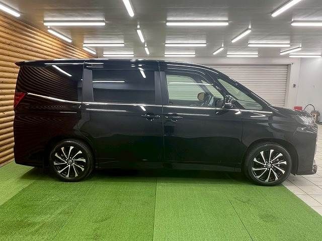 TOYOTA NOAH HYBRID 2023 Image 31