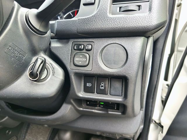 TOYOTA HIACE WAGON 2018 Image 31